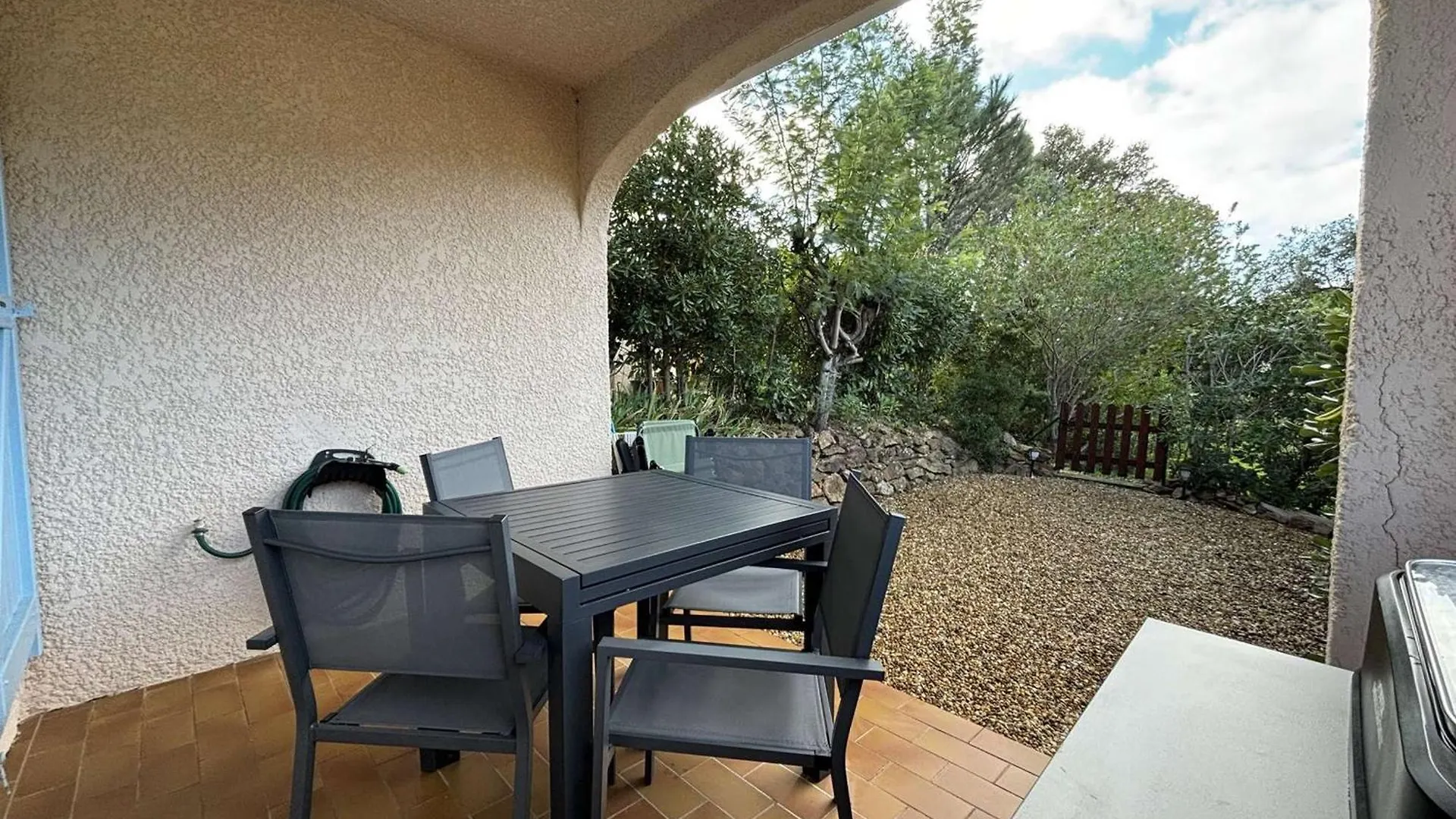 Apartment Appartement Avec Terrasse Et Piscine, 2 Pieces, 4 Couchages, A Cavalaire-Sur-Mer - Fr-1-226B-206