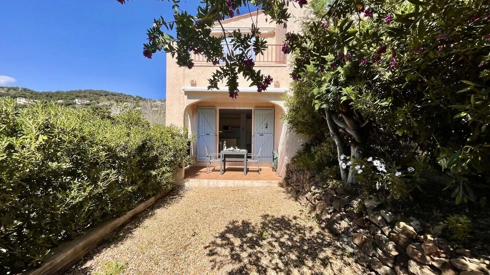Apartment Appartement Avec Terrasse Et Piscine, 2 Pieces, 4 Couchages, A Cavalaire-Sur-Mer - Fr-1-226B-206 France