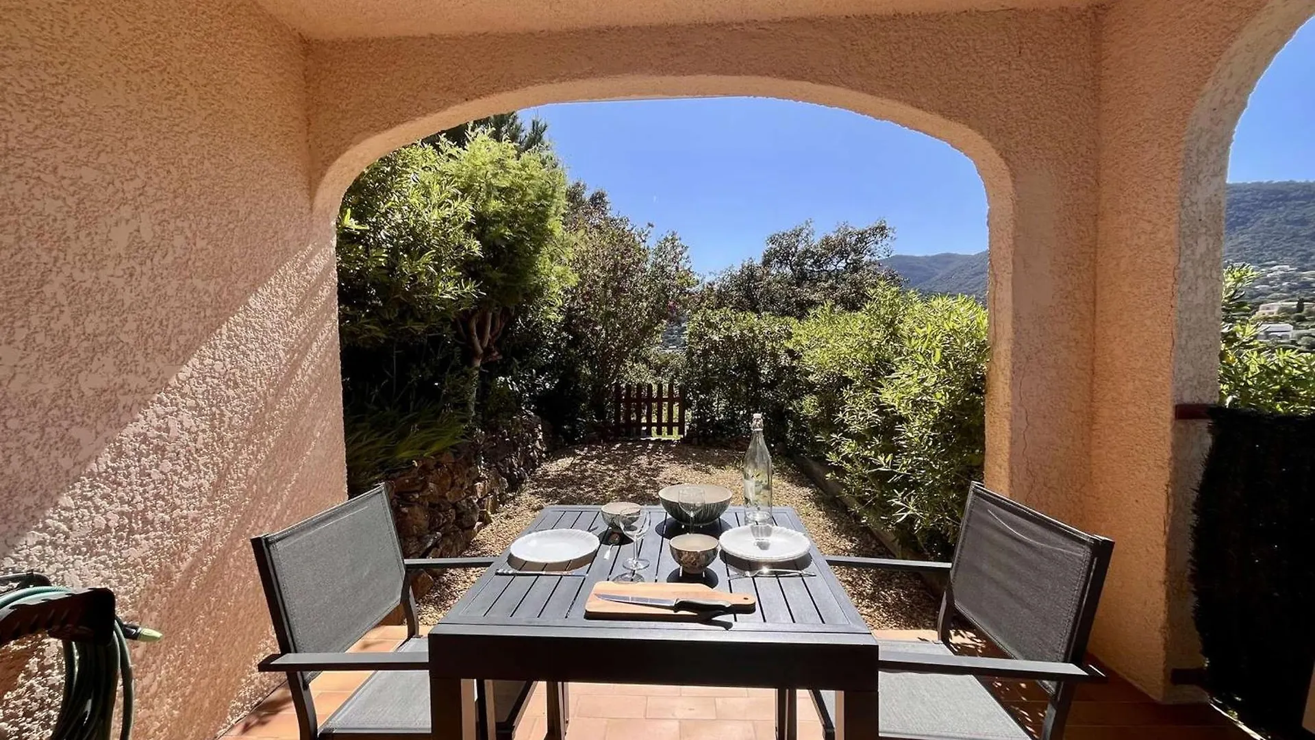 Appartement Avec Terrasse Et Piscine, 2 Pieces, 4 Couchages, A Cavalaire-Sur-Mer - Fr-1-226B-206 Apartment