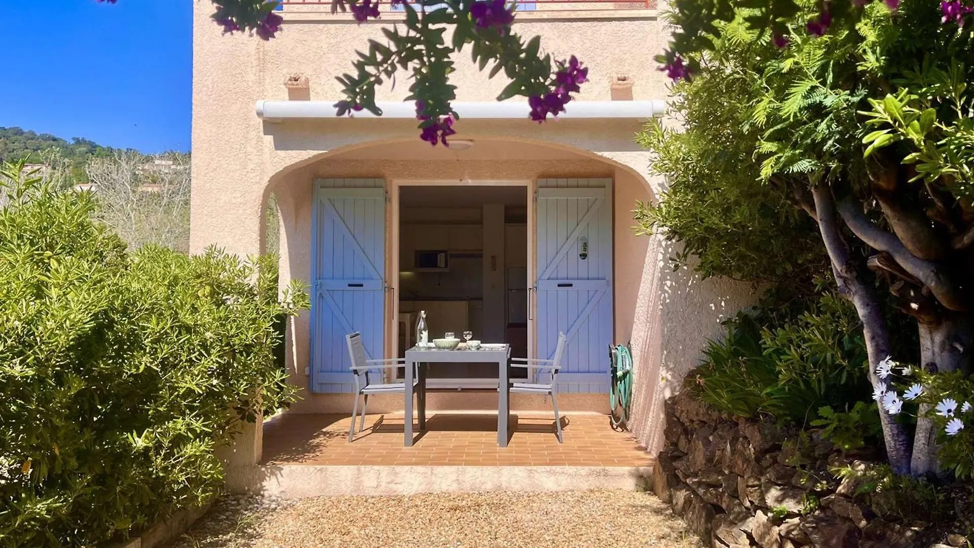 Apartment Appartement Avec Terrasse Et Piscine, 2 Pieces, 4 Couchages, A Cavalaire-Sur-Mer - Fr-1-226B-206